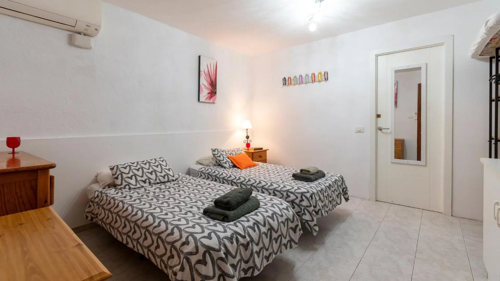 Villa Tricia 6 Bedroom Las Americas Playa de las Americas  Hiszpania