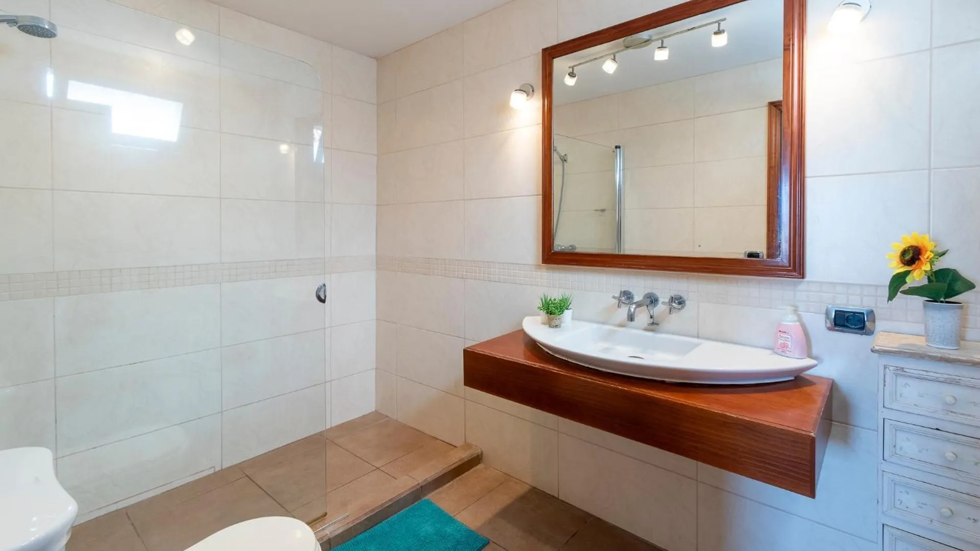 Villa Tricia 6 Bedroom Las Americas Playa de las Americas  0*, Playa de las Americas (Tenerife)